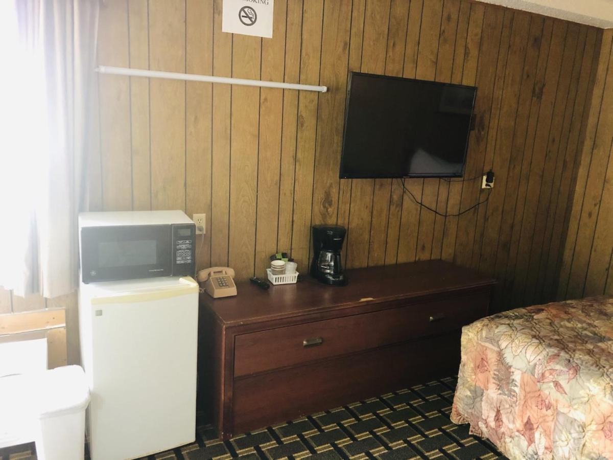 Big 12 Motel Broken Bow Экстерьер фото