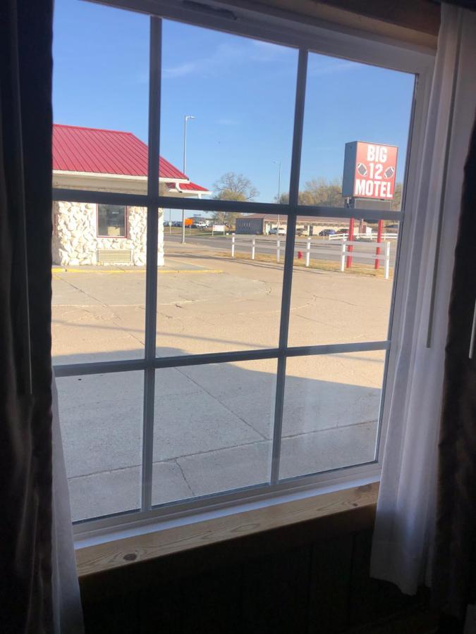 Big 12 Motel Broken Bow Экстерьер фото