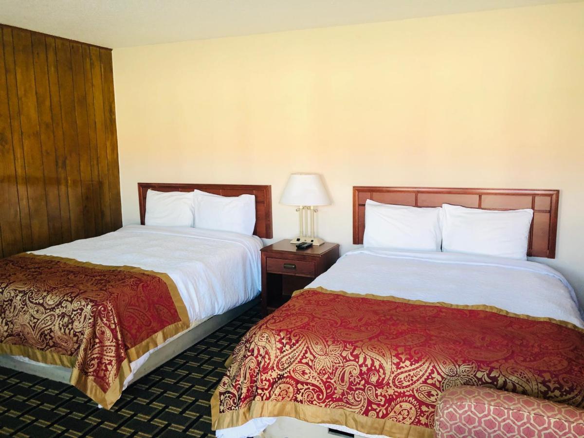 Big 12 Motel Broken Bow Экстерьер фото